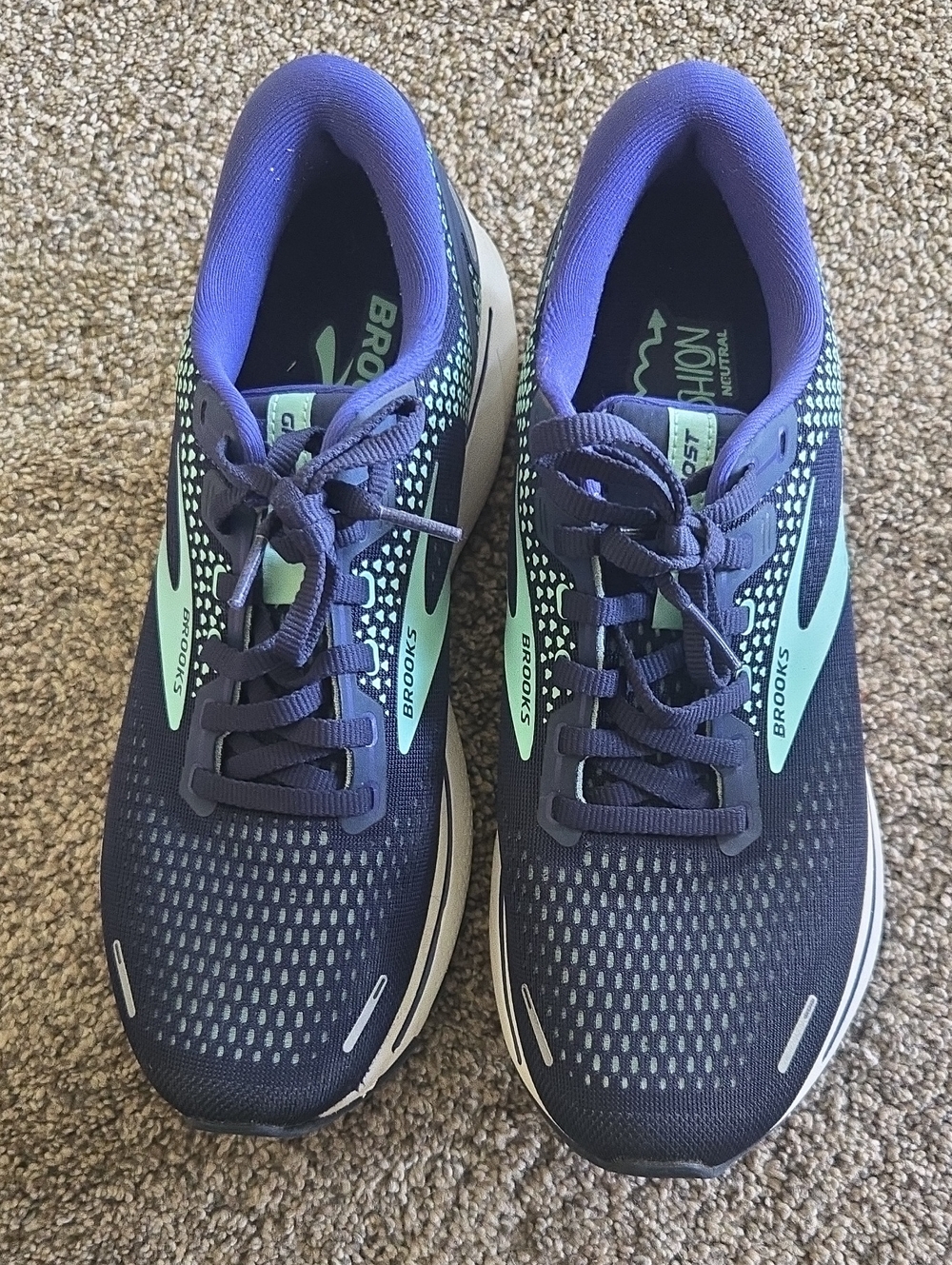 Brooks Women's Running Sneakers in Navy and Mint